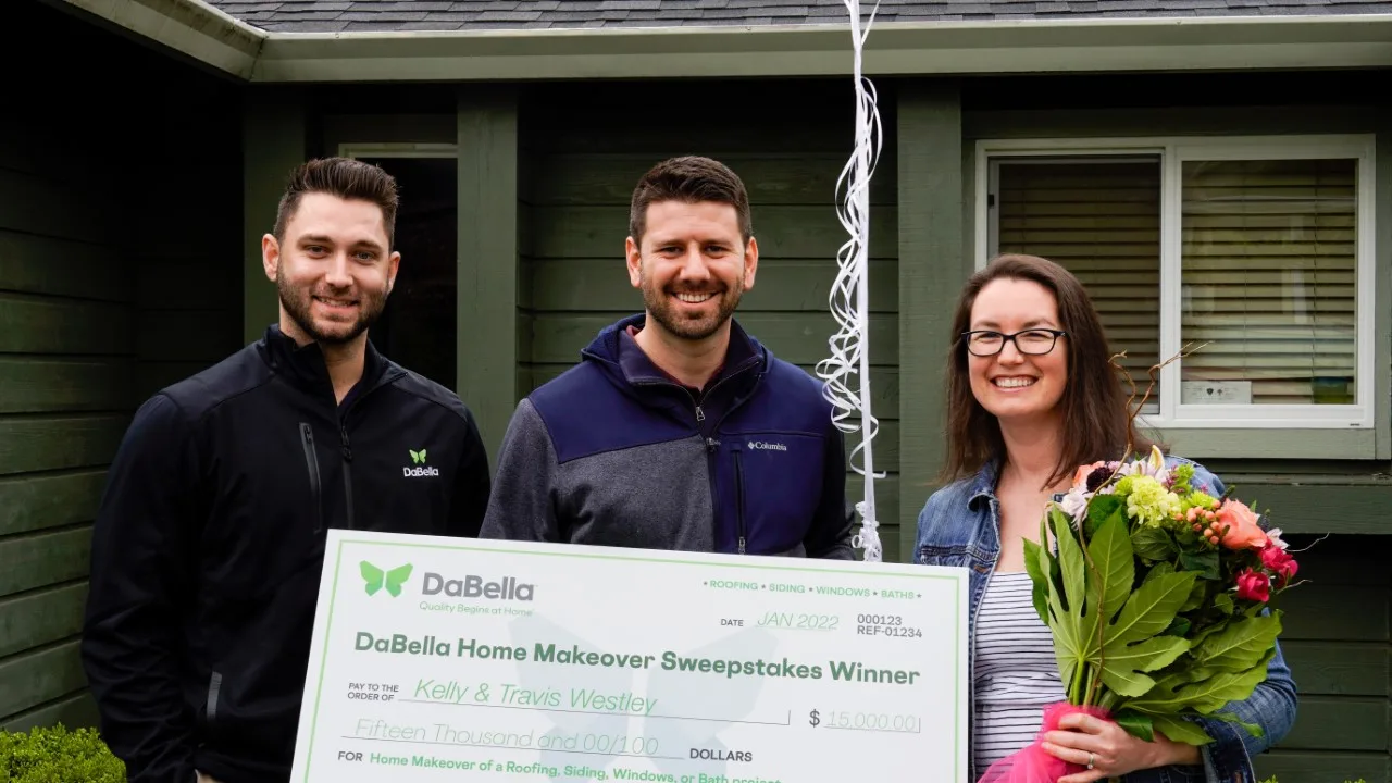 The wesley family receiving $15,000 sweepstakes