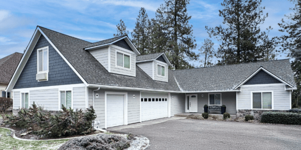 Revestimiento de cemento James Hardie FIber en una casa de Utah.