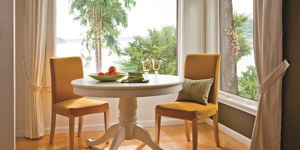 Picture windows in dining room