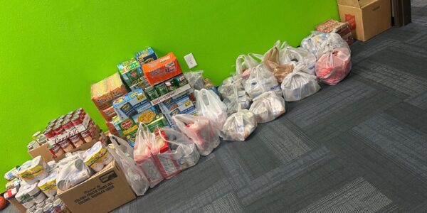 Regalos para el Shade Tree Womens and Childrens Center